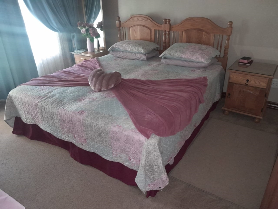 3 Bedroom Property for Sale in Protea Park North West
